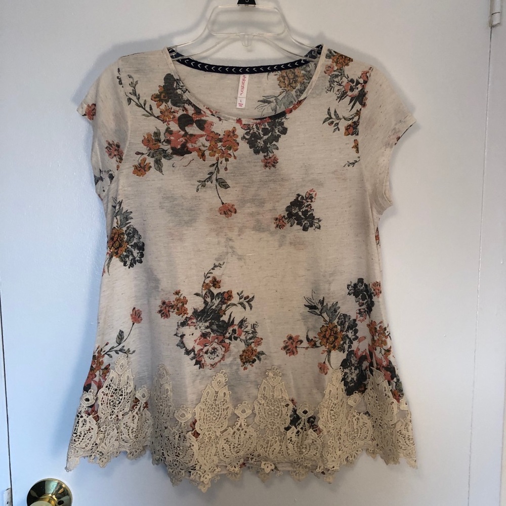 Xhilaration floral top with lace bottom - large
